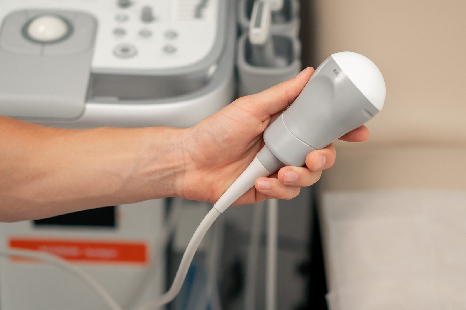 Fibromes utérins : symptômes, diagnostic et traitements à Genève